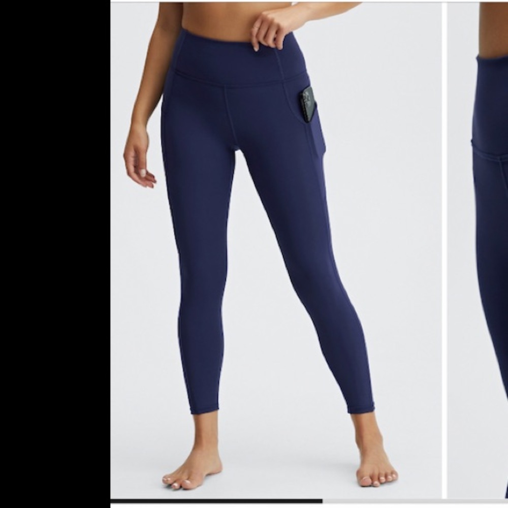 Sold OUT Fabletics size XS Oasis 7/8 leggings size XS in abyss